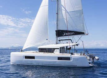 Rent a catamaran in Rhodes Marina - Lagoon 40