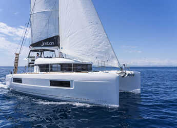 Rent a catamaran in Rhodes Marina - Lagoon 40