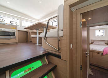 Rent a catamaran in Rhodes Marina - Lagoon 40