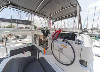 Rent a catamaran in Rhodes Marina - Lagoon 40