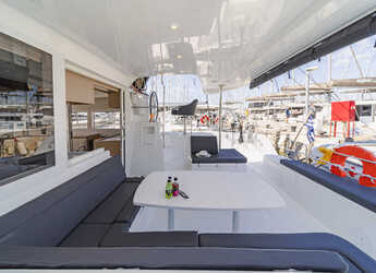 Rent a catamaran in Rhodes Marina - Lagoon 40