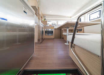 Rent a catamaran in Rhodes Marina - Lagoon 40