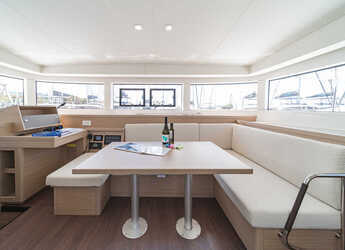 Rent a catamaran in Rhodes Marina - Lagoon 40