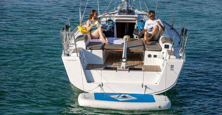 Rent a sailboat in Porto Capo d'Orlando Marina - Dufour 32