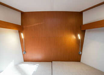 Rent a sailboat in Nidri Marine - Bavaria C42