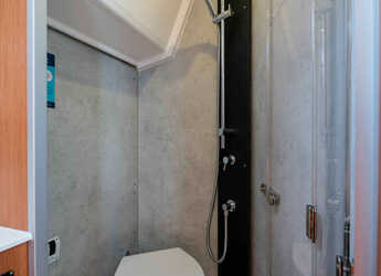 Rent a sailboat in Nidri Marine - Bavaria C42