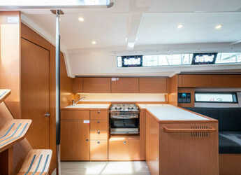 Rent a sailboat in Nidri Marine - Bavaria C42