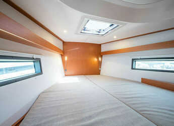 Rent a sailboat in Nidri Marine - Bavaria C42