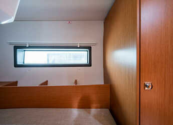 Rent a sailboat in Nidri Marine - Bavaria C42