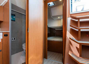 Rent a sailboat in Nidri Marine - Bavaria C42