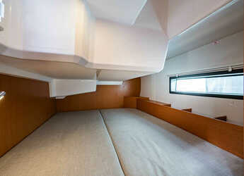 Rent a sailboat in Nidri Marine - Bavaria C42