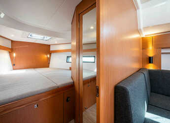 Rent a sailboat in Nidri Marine - Bavaria C42