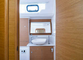 Rent a sailboat in Nidri Marine - Dufour 460 Grand Large