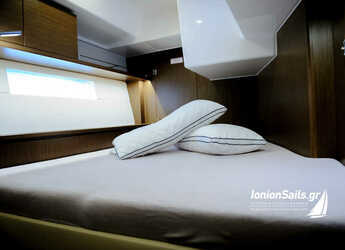 Rent a sailboat in Nidri Marine - Bavaria C57