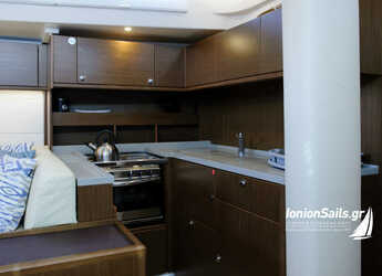 Rent a sailboat in Nidri Marine - Bavaria C57