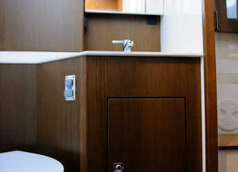 Rent a sailboat in Nidri Marine - Bavaria C57