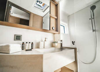 Alquilar catamarán en Marina Zeas - Lagoon 46 