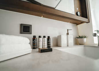 Alquilar catamarán en Marina Zeas - Lagoon 46 