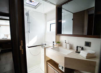 Alquilar catamarán en Marina Zeas - Lagoon 46 