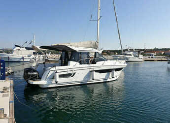 Chartern Sie motorboot in Zadar Marina - Merry Fisher 895