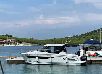 Chartern Sie motorboot in Zadar Marina - Merry Fisher 895