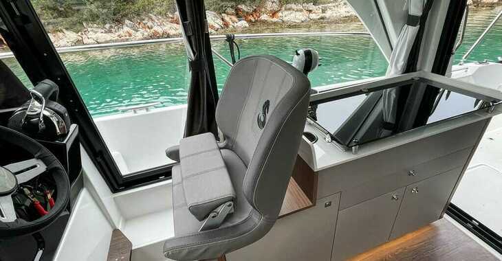 Rent a motorboat in Marina Split (ACI Marina) - Antares 9 OB