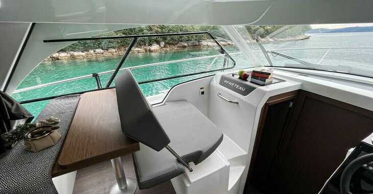 Rent a motorboat in Marina Split (ACI Marina) - Antares 9 OB