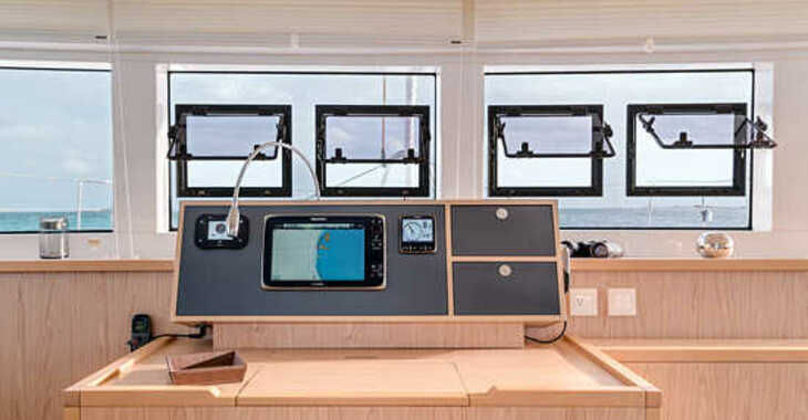 Rent a catamaran in Naviera Balear - Lagoon 52 - 6 + 2 cab.