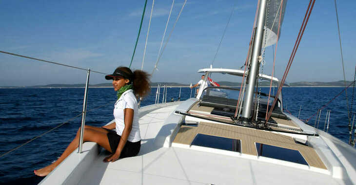 Rent a sailboat in Veruda - Hanse 588