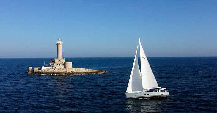 Rent a sailboat in Veruda - Hanse 588