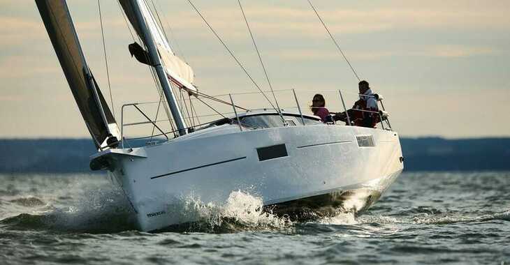 Alquilar velero en Marina Real Juan Carlos I - Maxus 35 (see with our base extra options availability as Air Conditioned)