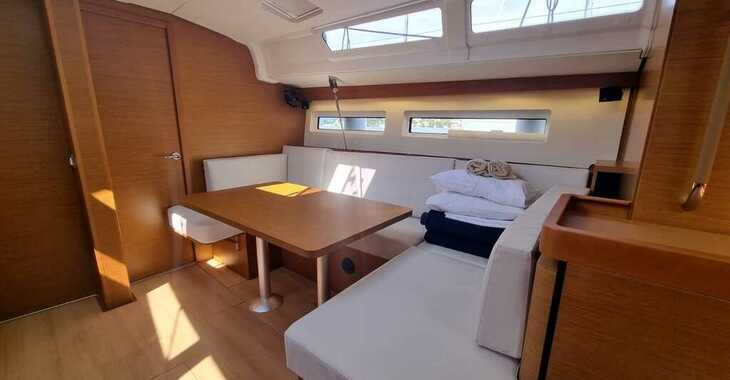 Rent a sailboat in Marina Rogač - Sun Odyssey 490