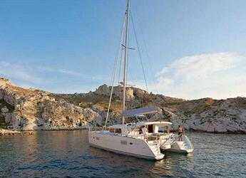 Rent a catamaran in Marina Port de Mallorca - Lagoon 400 S2