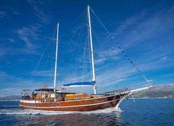 Rent a schooner in ACI Marina Slano - Gulet