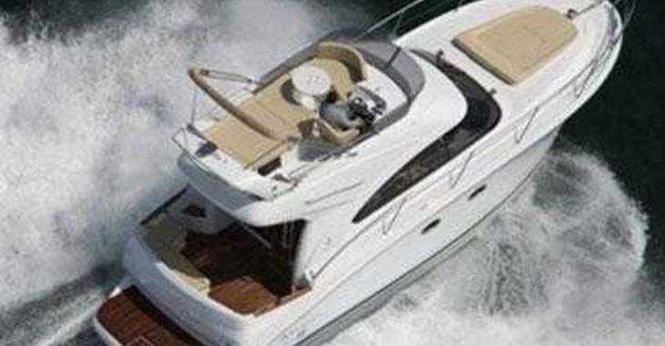 Rent a motorboat in Veruda Marina - Antares 11 Fly OB