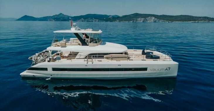 Rent a power catamaran  in Agios Kosmas Marina - Lagoon Sixty 7