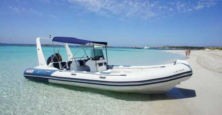 Rent a dinghy in Club Náutico Ibiza - Valiant 750 Cruiser