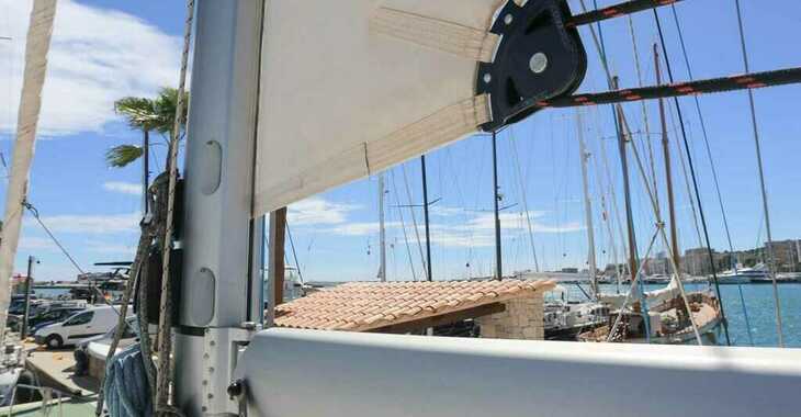Rent a sailboat in Contra Muelle Mollet - Jeanneau 54 - 5 cab.