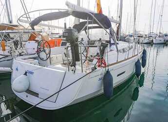 Rent a sailboat in Real Club Náutico de Palma - Sun Odyssey 419 - 3 cab.