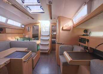 Rent a sailboat in Real Club Náutico de Palma - Sun Odyssey 419 - 3 cab.