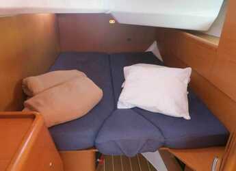 Rent a sailboat in Real Club Náutico de Palma - Sun Odyssey 44i