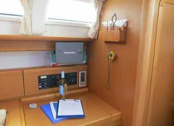 Rent a sailboat in Real Club Náutico de Palma - Sun Odyssey 44i