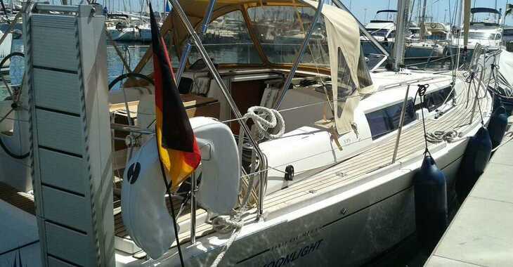 Chartern Sie segelboot in Contra Muelle Mollet - Dufour 335 GL