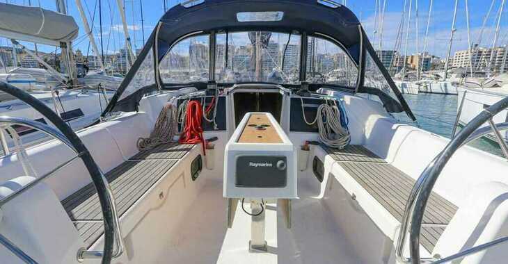 Rent a sailboat in Contra Muelle Mollet - Dufour 382 GL