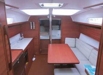 Rent a sailboat in Real Club Náutico de Palma - Dufour 382 GL - 3 cab.