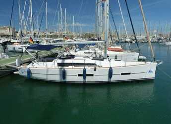 Rent a sailboat in Real Club Náutico de Palma - Dufour 382 GL - 3 cab.