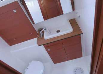 Rent a sailboat in Real Club Náutico de Palma - Dufour 382 GL - 3 cab.