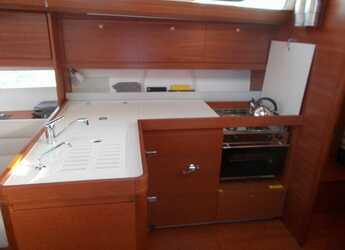 Rent a sailboat in Real Club Náutico de Palma - Dufour 412