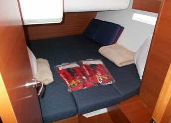 Rent a sailboat in Real Club Náutico de Palma - Dufour 412