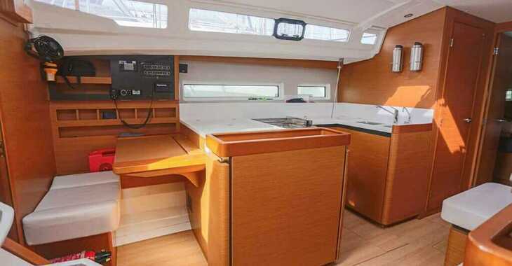Rent a sailboat in Contra Muelle Mollet - Sun Odyssey 440